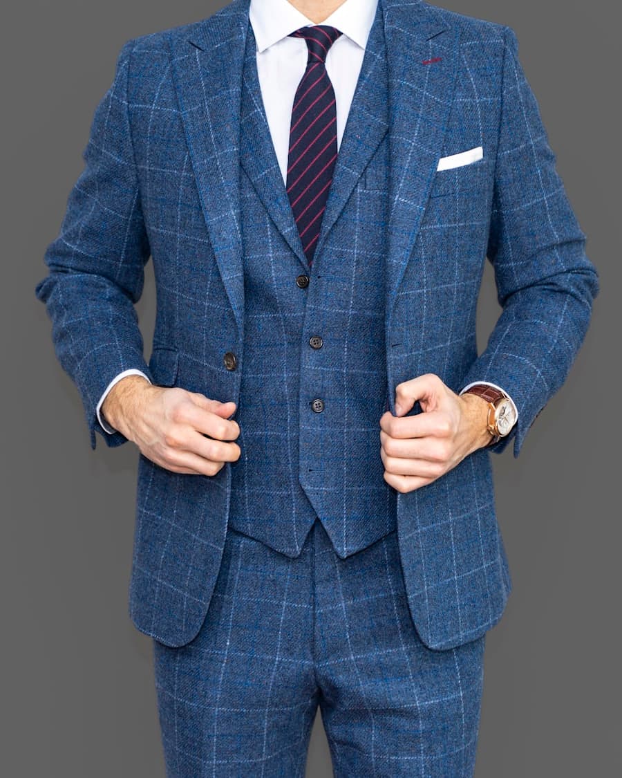 Unstructured linen blazer