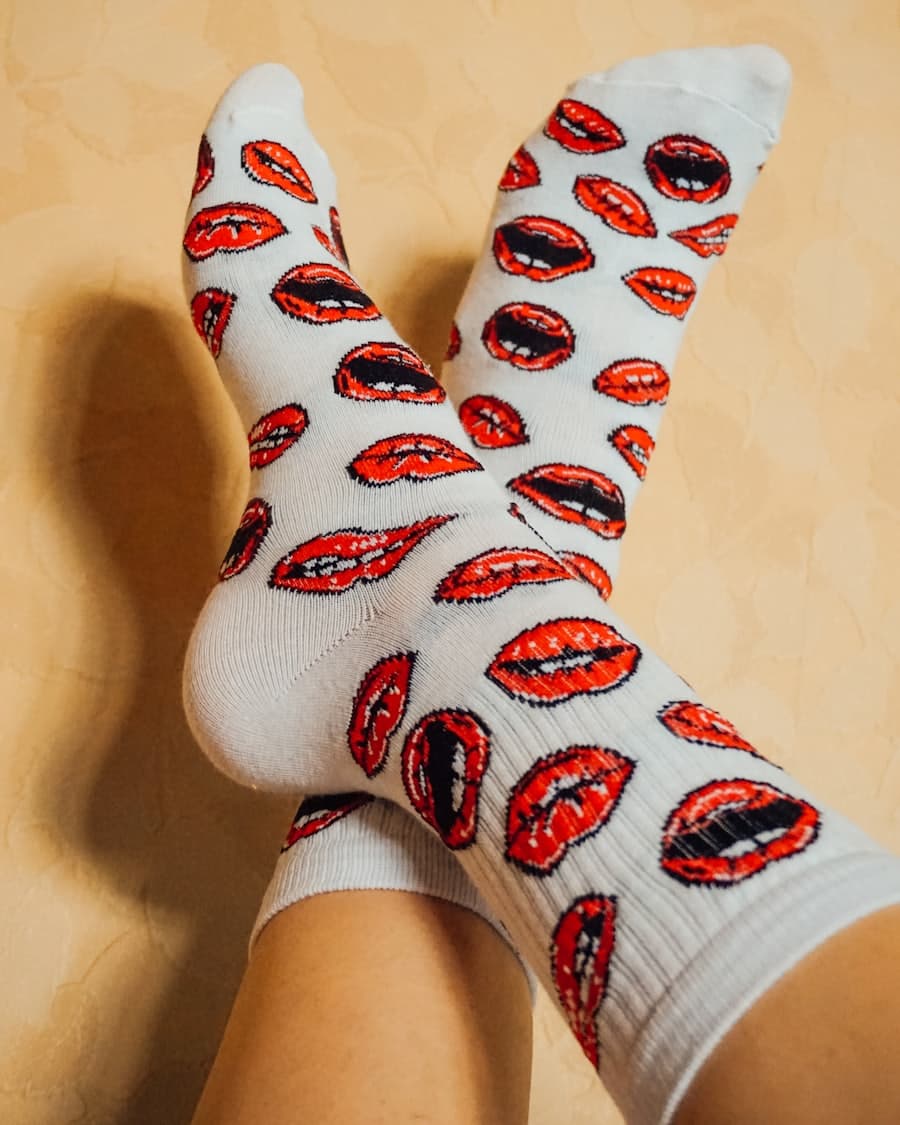 Cushioned crew socks